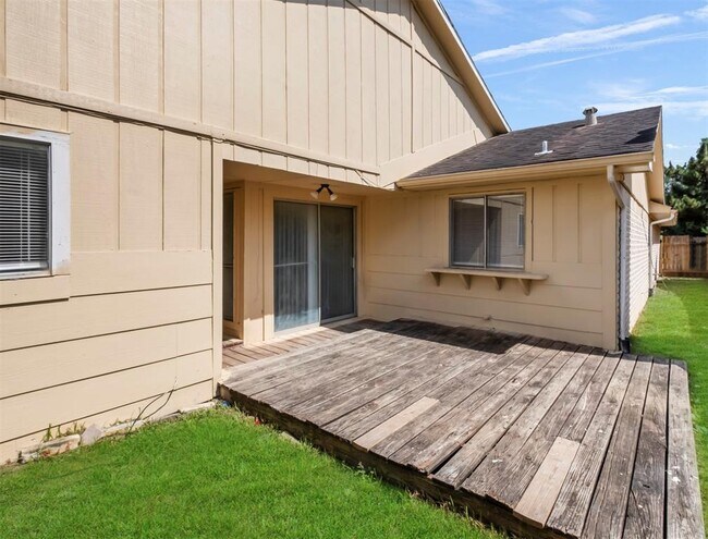 Building Photo - 12826 Westpark Dr