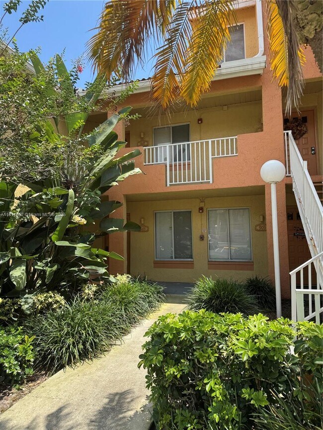 Building Photo - 905 Coral Club Dr