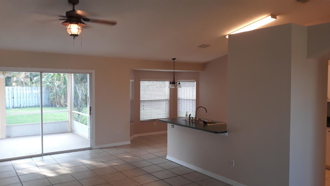 Building Photo - 6413 Whit Ct