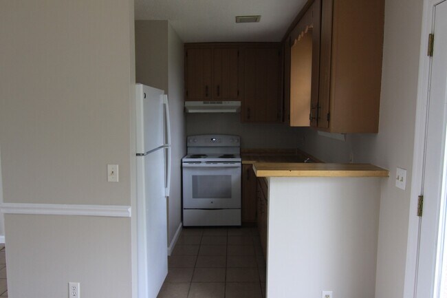 Building Photo - 3 Bedroom 2 Bath Home For Rent On Cunningh...