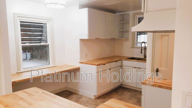 Foto del edificio - 3781 Northwood Rd