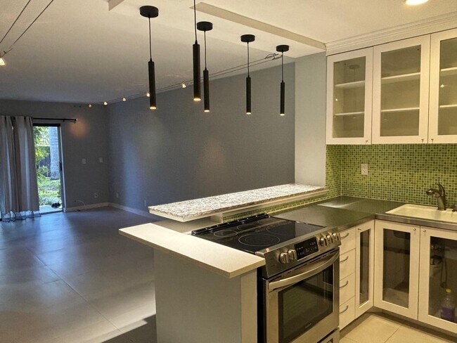 Foto del edificio - 7900 Camino Cir