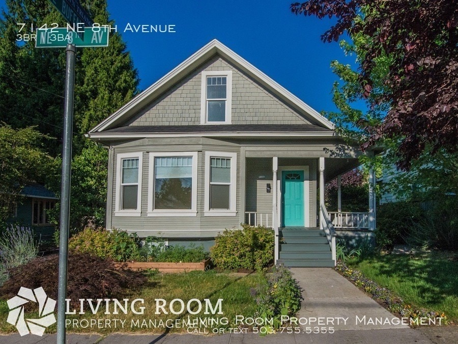Primary Photo - Dekum Cutie with A/C and Private Backyard!