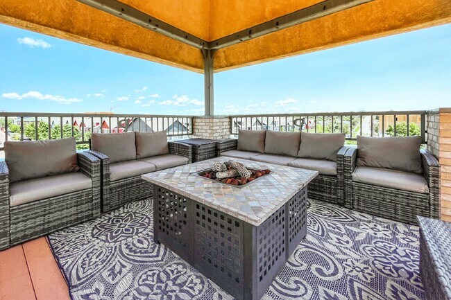 Foto del edificio - 287 E Fountain Blvd