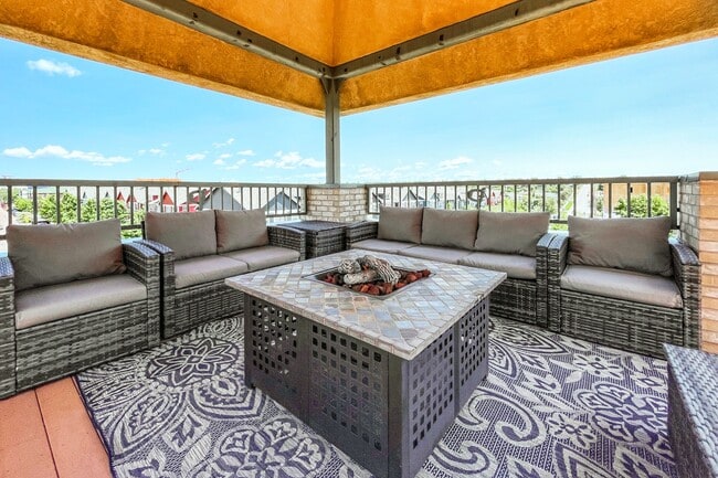 Photo - 287 E Fountain Blvd Apartment