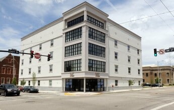 Building Photo - Market Street Apartments