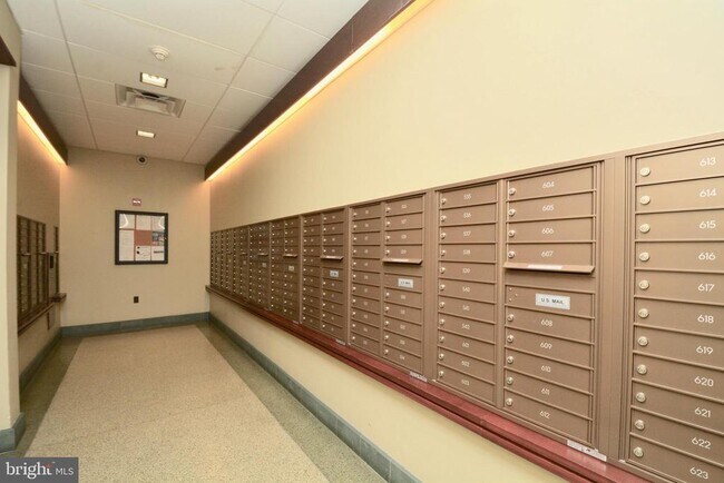 Foto del edificio - 4600 S Four Mile Run Dr