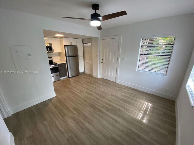 Foto del edificio - 11310 Peachtree Dr