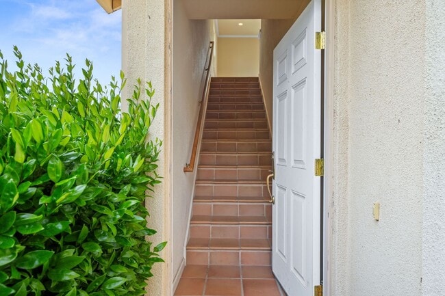 Building Photo - 2 Bedroom, 2 Bath Home with Vineyard Views on a Gated 11-Acre Property
