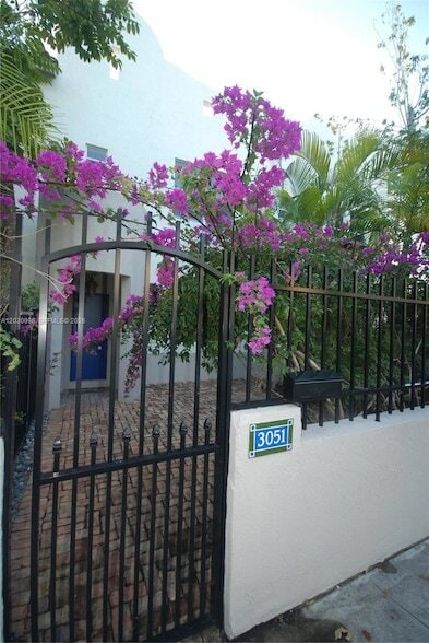 Photo - 3051 Center St Townhome