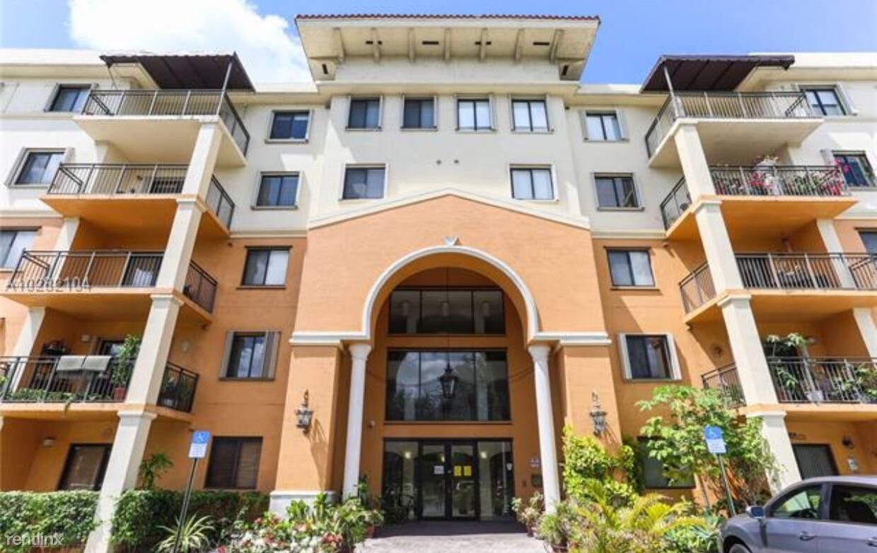 Foto principal - 9340 Fontainebleau Blvd