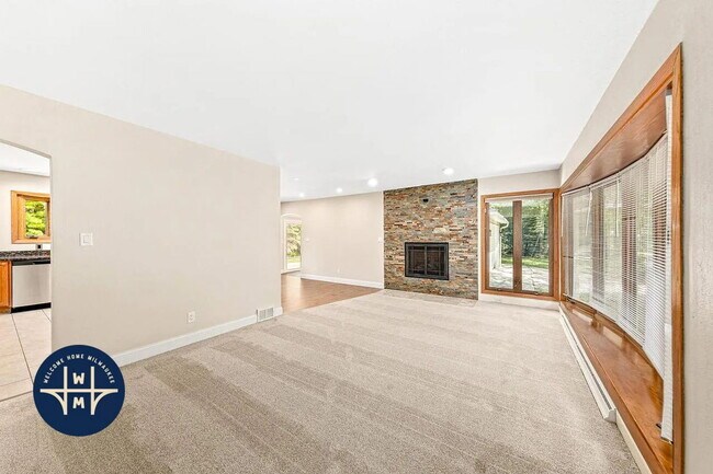 Building Photo - 12400 Elmhurst Pkwy