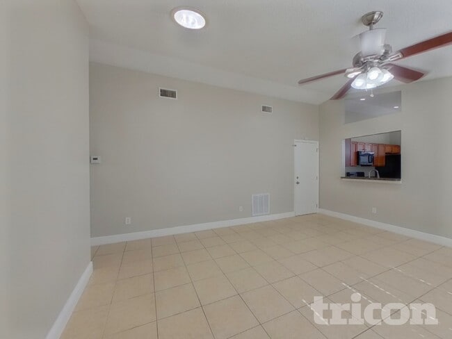 Foto del edificio - 9808 Red Clover Ave