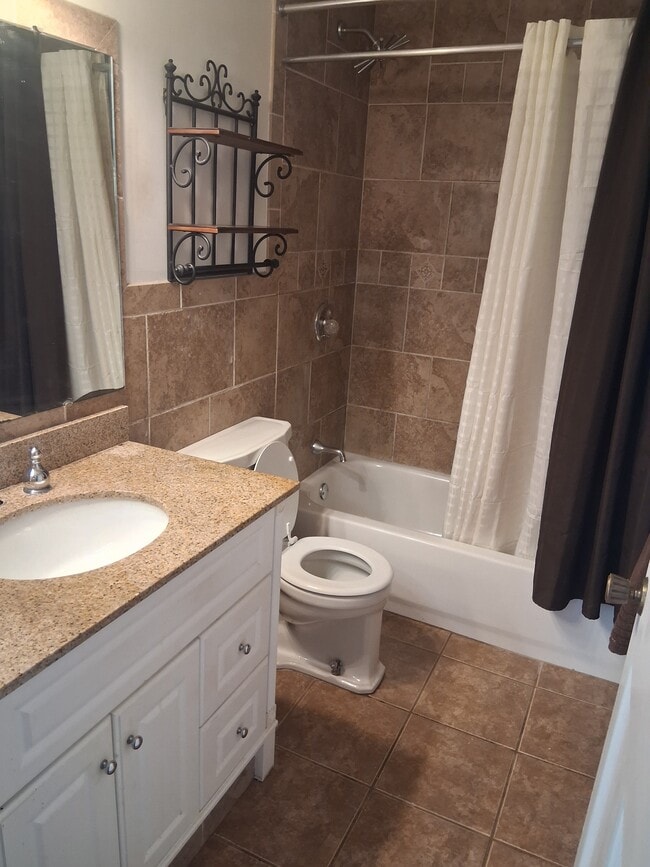 Building Photo - 2602 NE 23rd Ave