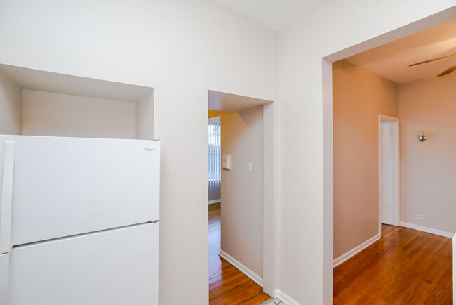 Building Photo - 2209 S 61st Ct