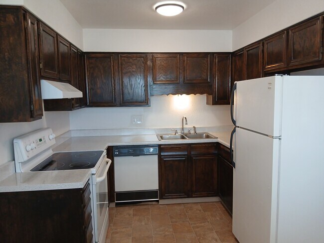 Building Photo - 4211 Forrest Hill Rd