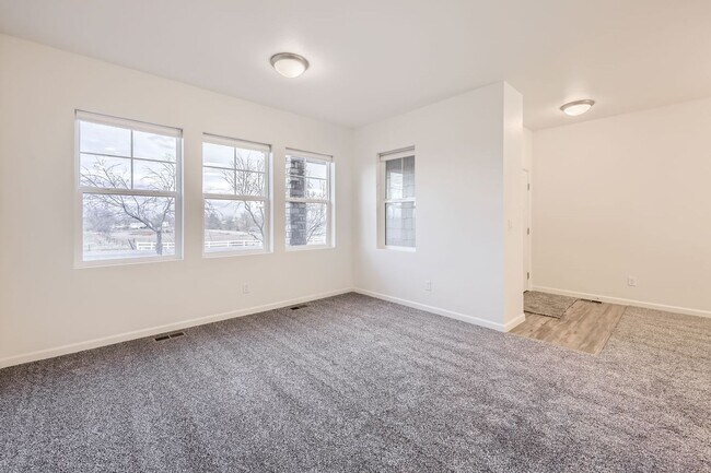 Foto del edificio - 15501 E 112th Ave
