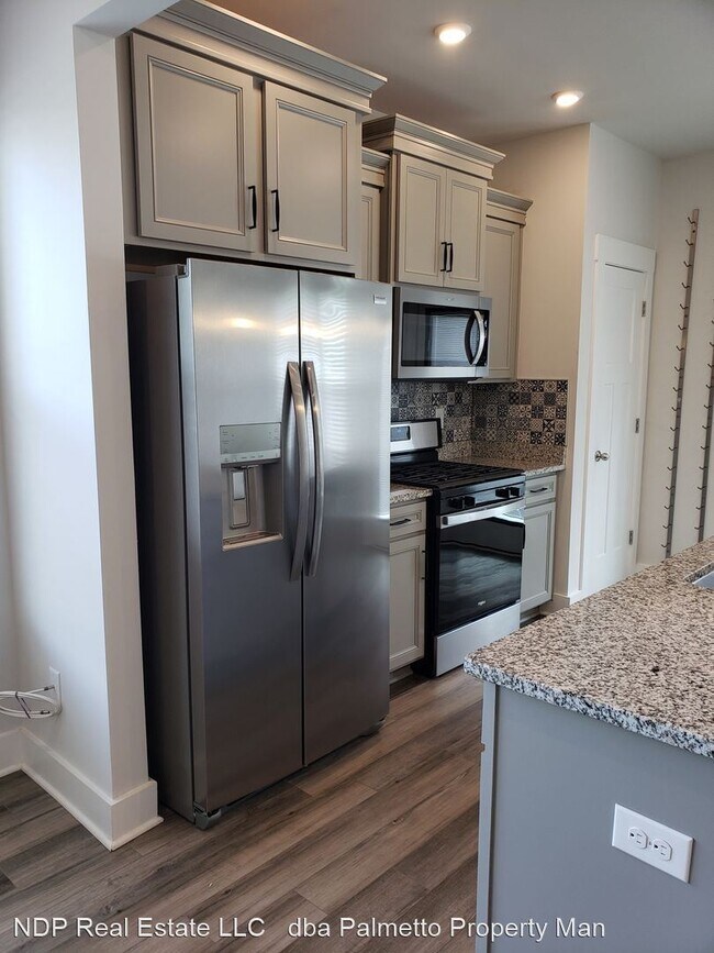 Building Photo - 3 br, 2.5 bath House - 136 Addington Lane