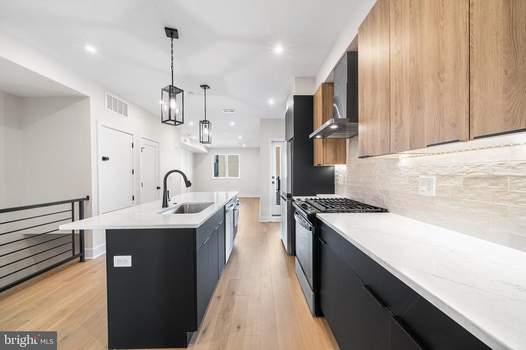 Primary Photo - 315 W Berks St