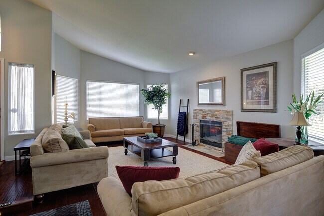 Building Photo - 5037 Sunmeadow Rd