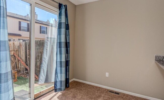 Foto del edificio - 4554 Lamplighter Cir