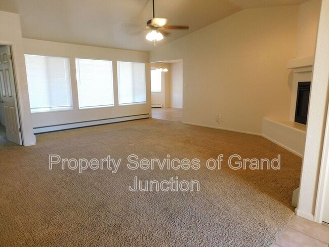 Building Photo - 434 1/2 Jornada Street