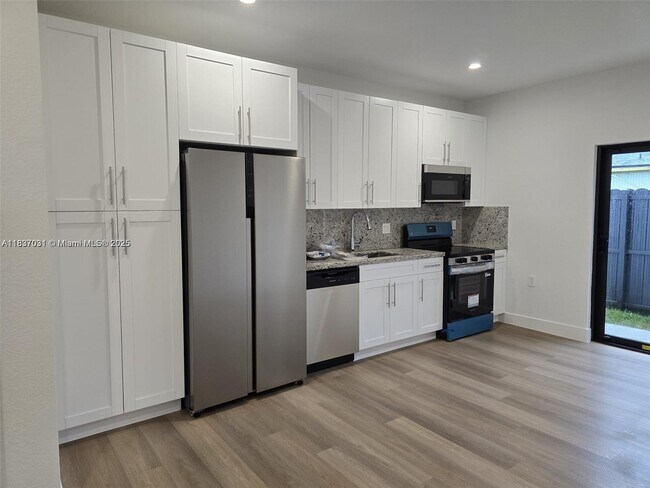 Foto del edificio - 1321 NW 6th