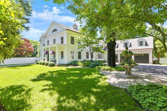 Foto del edificio - 2493 Redding Rd