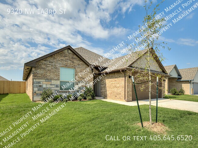 Foto del edificio - 9320 NW 143rd St