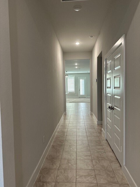 Foto del edificio - 28138 White Mdw Ln