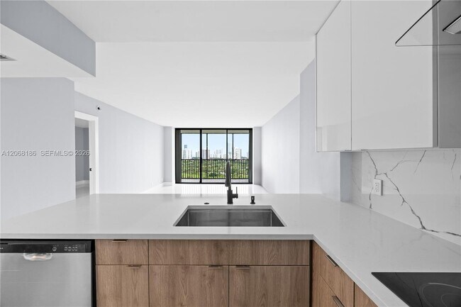 Building Photo - 20335 W Country Club Dr