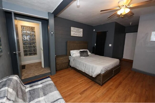 Building Photo - 4870 S Beneva Rd