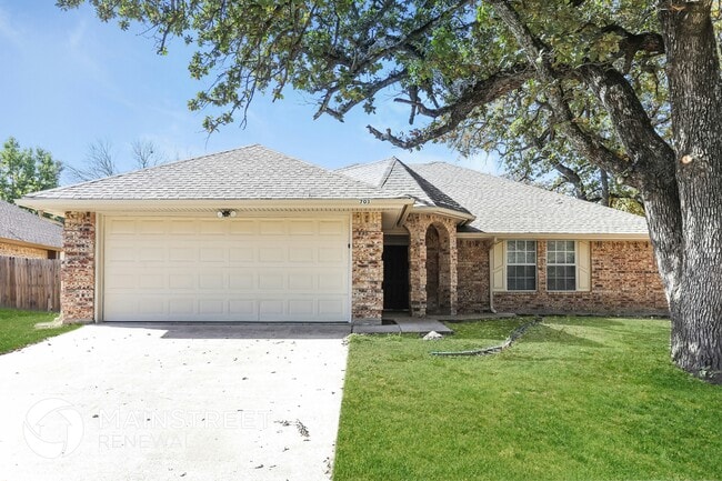 Building Photo - 703 Timberoaks Dr