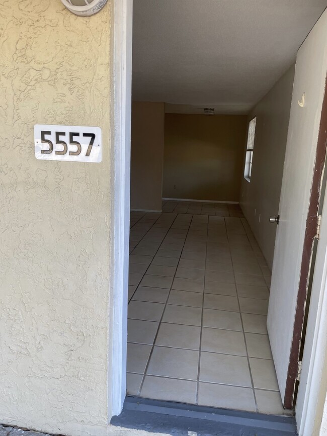 Foto del edificio - Cozy 1-Bed on Silver Spur Drive, Holiday FL