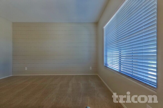Foto del edificio - 17345 W Watkins St