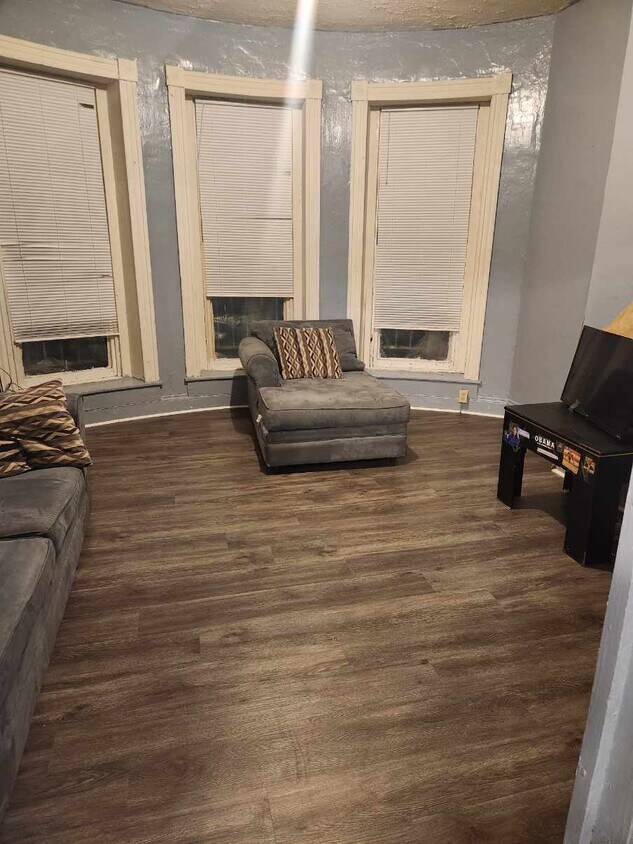 Foto del edificio - 3917 Park Heights Ave