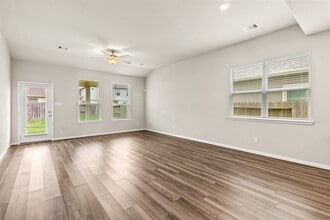 Building Photo - 7219 Melrose Ln