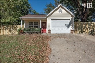 Building Photo - 3206 W Oakfield St