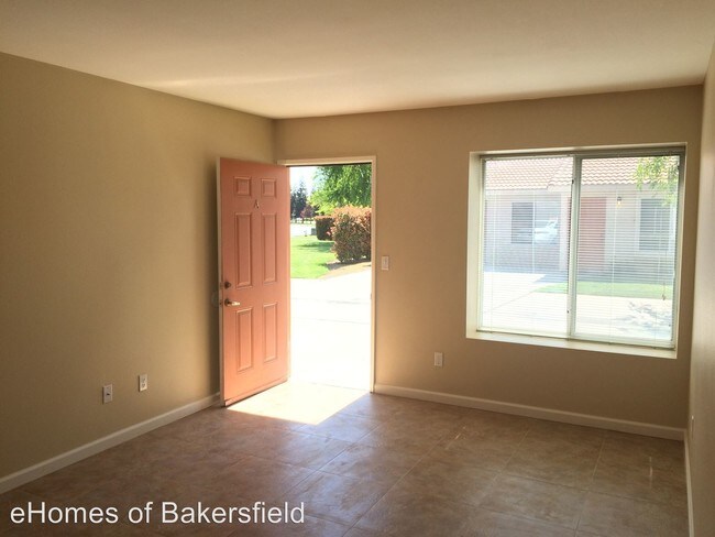 Building Photo - 2921 Brookside Dr