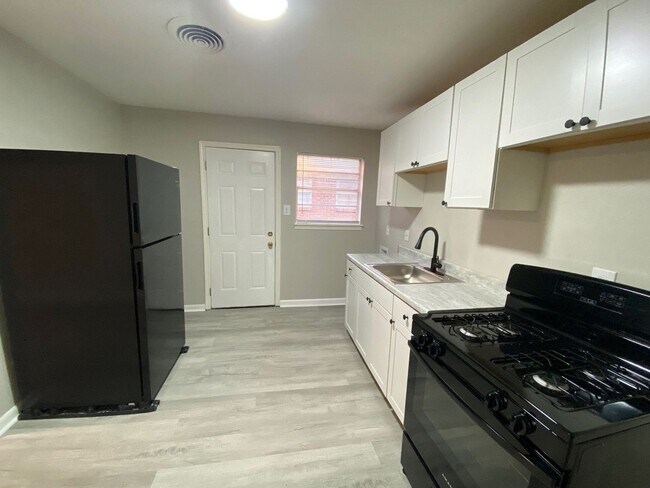 Foto del edificio - 1608 Oakwood St
