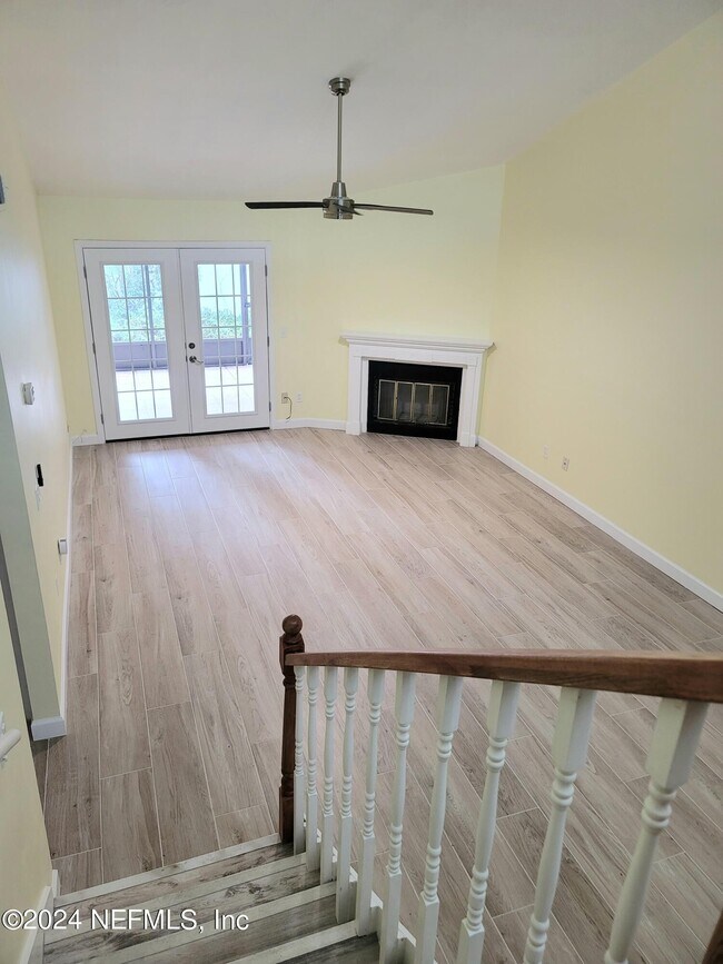 Building Photo - 183 La Pasada Cir S