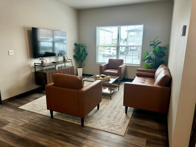 Building Photo - 2411 S Jackson Ave