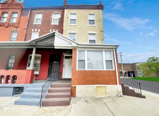 Building Photo - 901 Belmont Ave