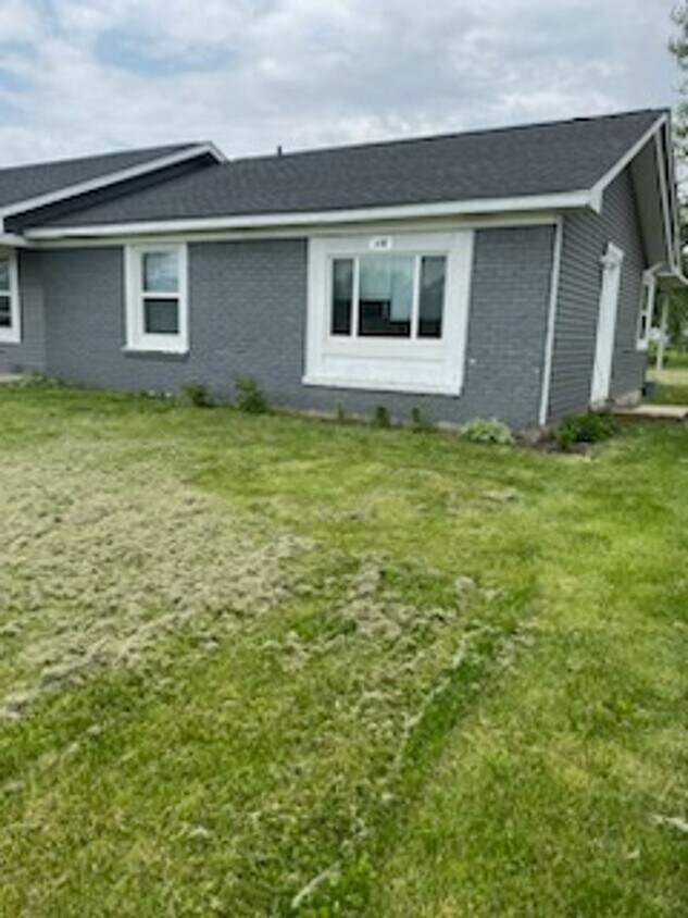Foto principal - 110-112 Sanders Ct