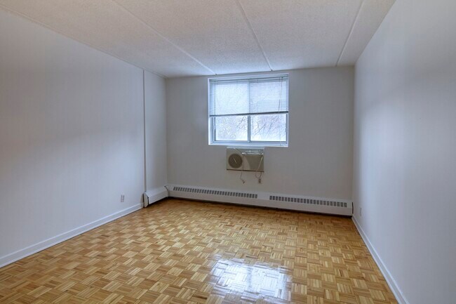 Photo du bâtiment - 4800 Maisonneuve Blvd W