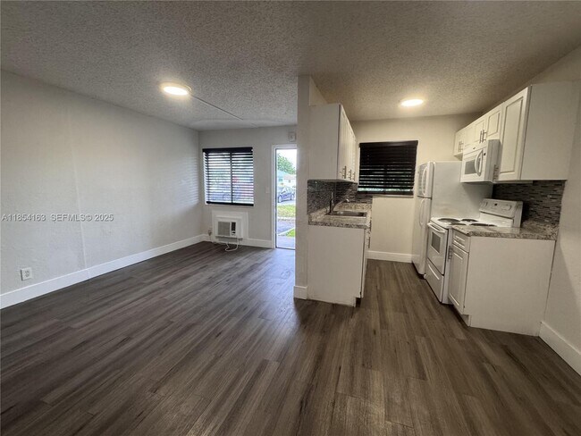 Foto del edificio - 2150 Madison St