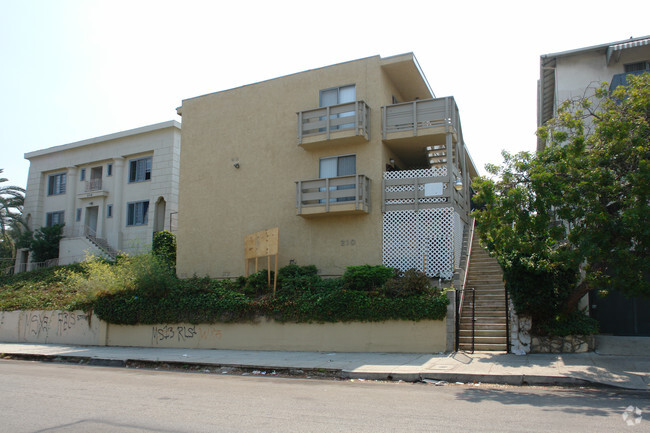 Foto del edificio - Coronado Apartments Non-Rent Controlled