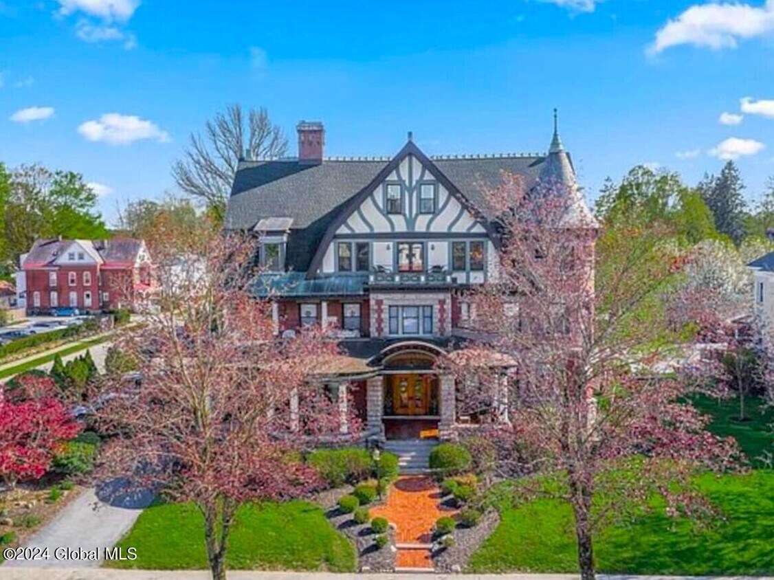 Foto principal - 56 Union Ave