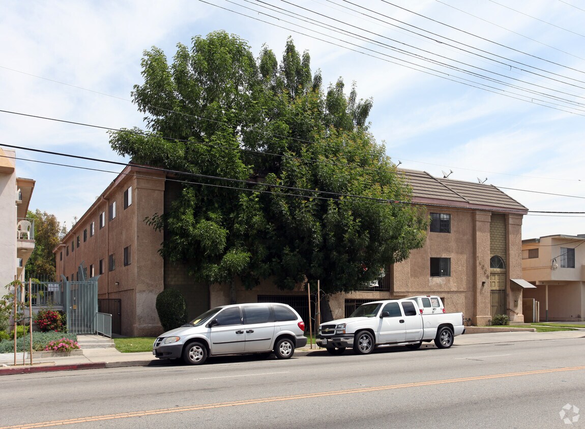 Primary Photo - Vanowen Terrace Apartments