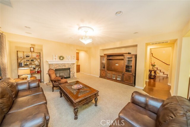 Foto del edificio - 8243 Fall Creek Dr